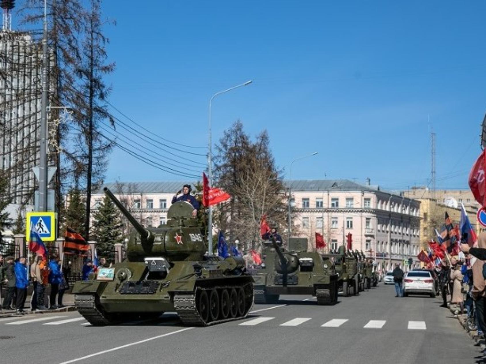 По улицам столицы Поморья прошла колонна военной техники времён Великой  Отечественной войны