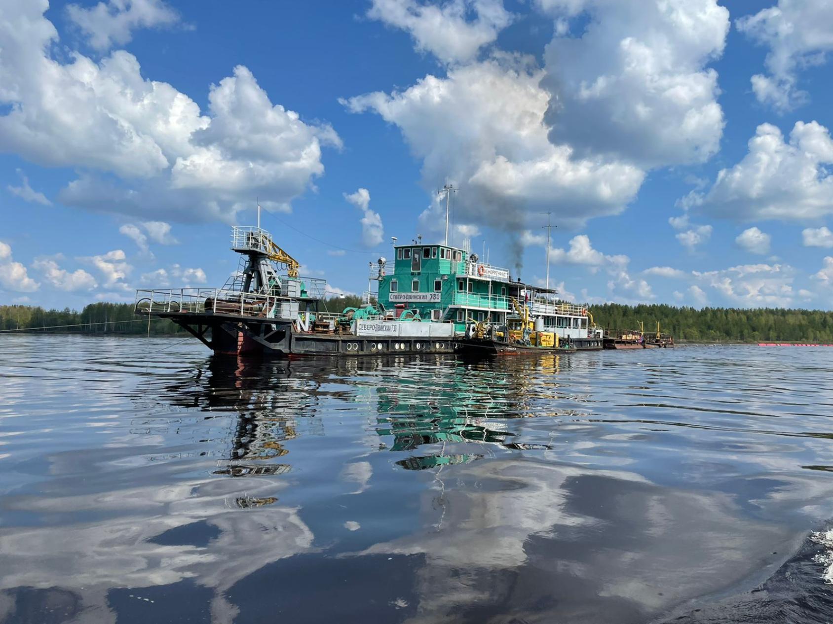 Двинско печорское бассейновое водное. Земснаряд Печора. Земснаряд 701 Северодвинский. Дноуглубление река Вятка. Земснаряд на реке.