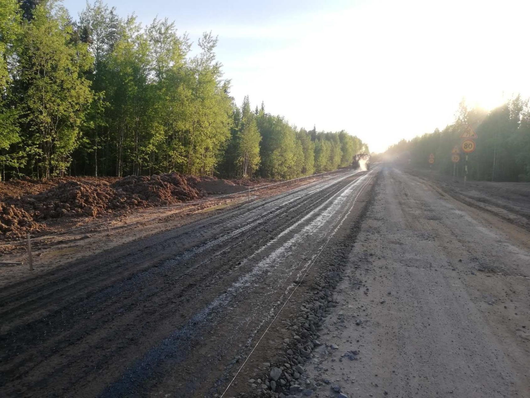 На Онежской дороге приступили к укладке первого асфальта